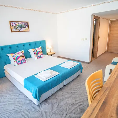 Royal Calisto Hotell 3*